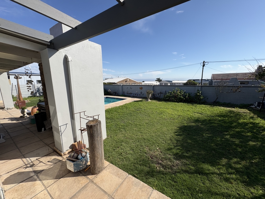 4 Bedroom Property for Sale in Yzerfontein Western Cape
